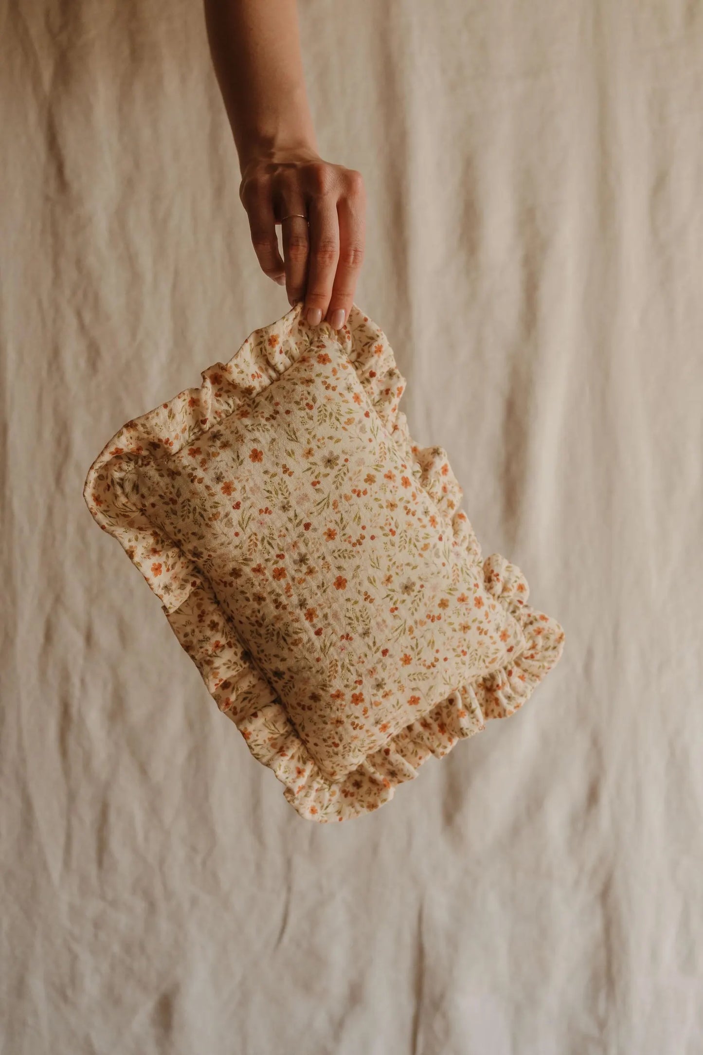 Zachte baby aankleedkussenhoes met bijpassende hydrofiele doeken